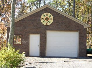 138 Given Cove Rd, Laceys Spring, AL 35754