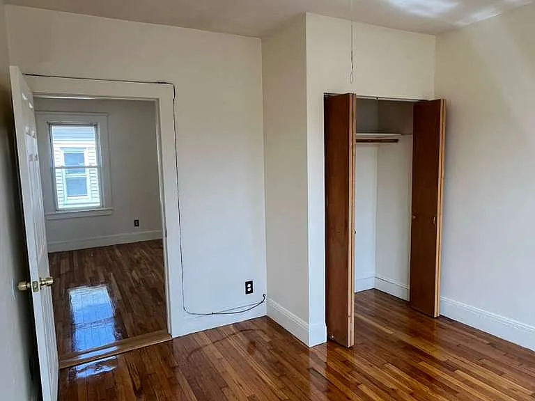 827 Hyde Park Ave — Photo 17