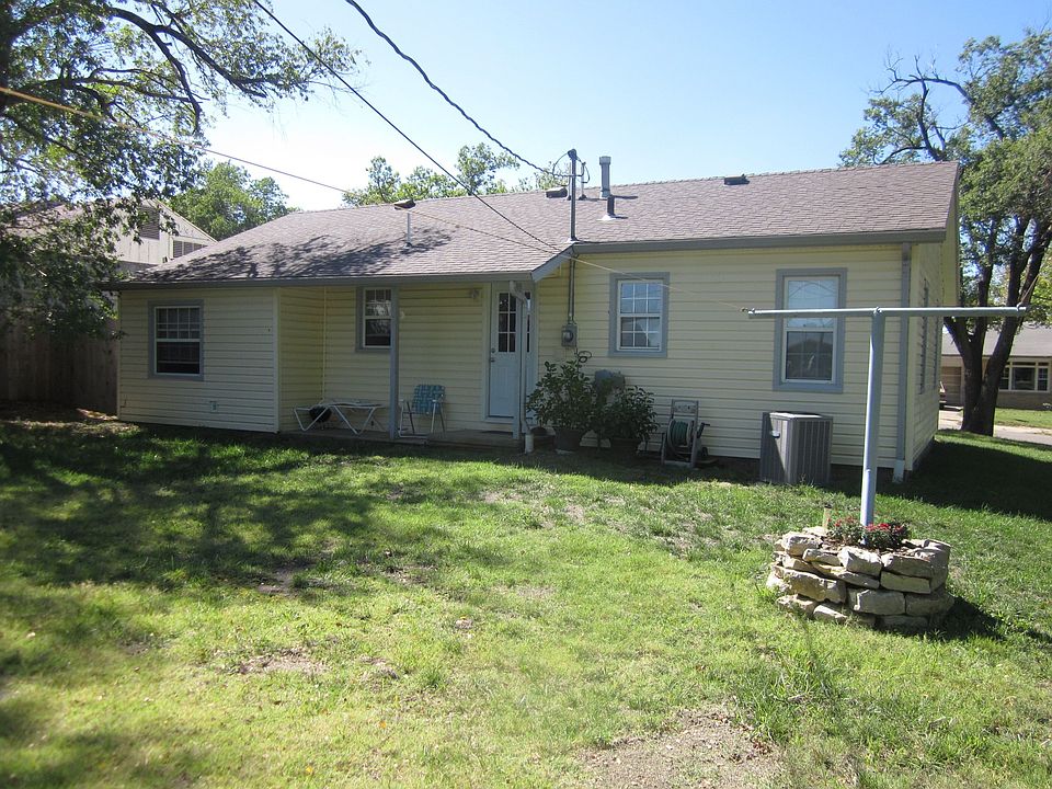 2nd image of 910 S 4th St