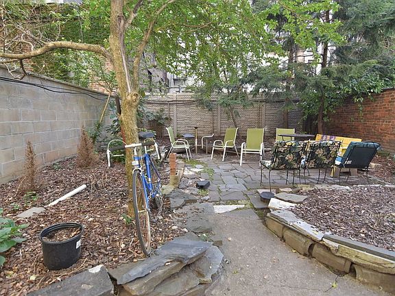 5th image of 526 E 6th St #4