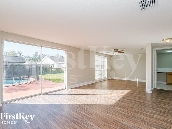 2nd image of 3414 Marshfield Dr