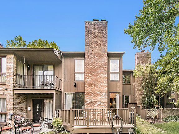 2nd image of 3641 Woodcliff Dr