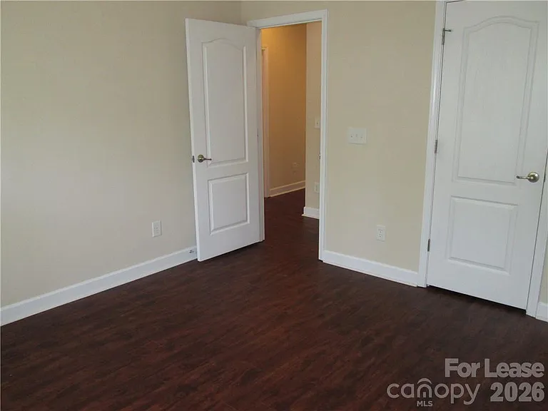 9916 Evergreen Terrace Dr — Photo 27