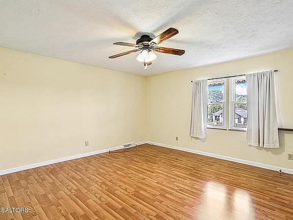 5th image of 7518 Washington Pike