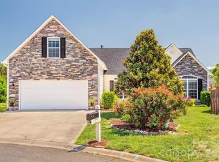 7 Breyerton Ct, Asheville, NC 28804