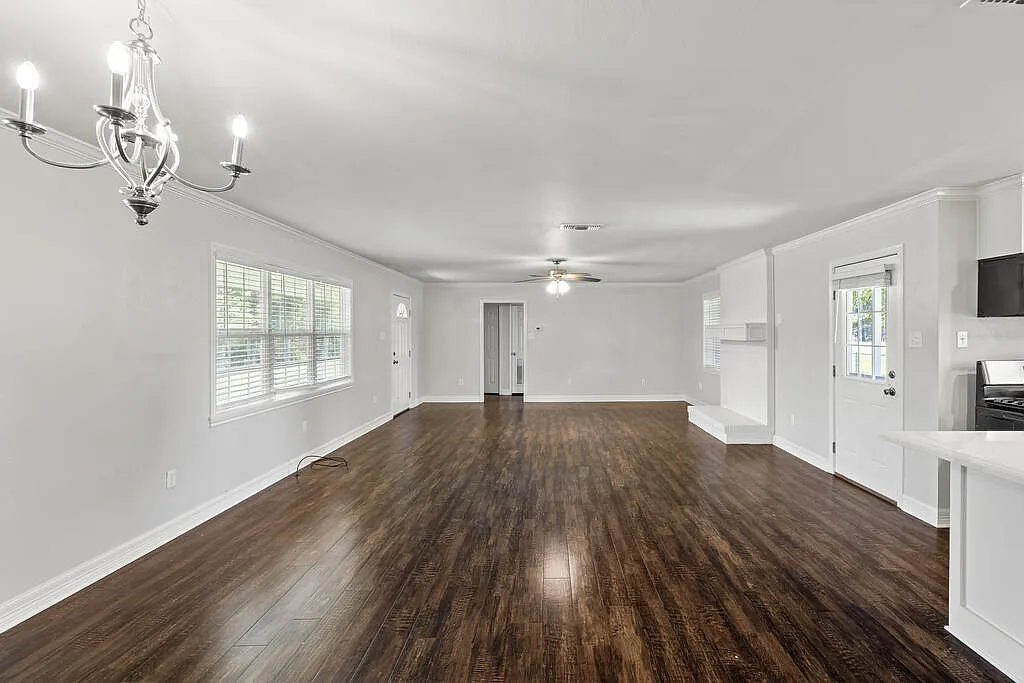 2 bed, 2.0 bath, 1100 sqft, $1,350 — Photo 2