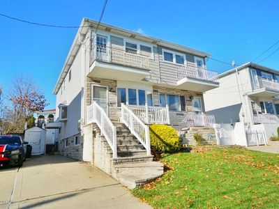 110 Ebony St, Staten Island, NY, 10306