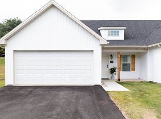 2588 Emma Ln, York, PA 17406