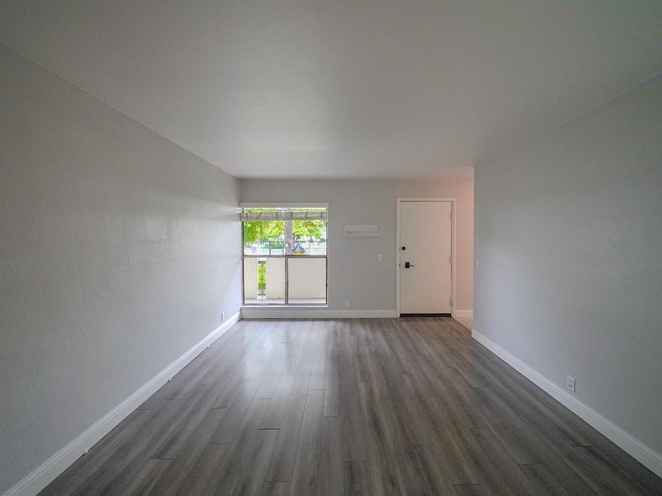 1st image of 500 Glenwood Cir APT 125