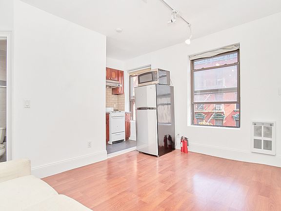 2nd image of 69 Clinton St #4E