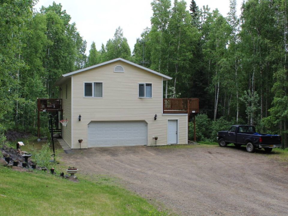 1st image of 740 Eastview Dr