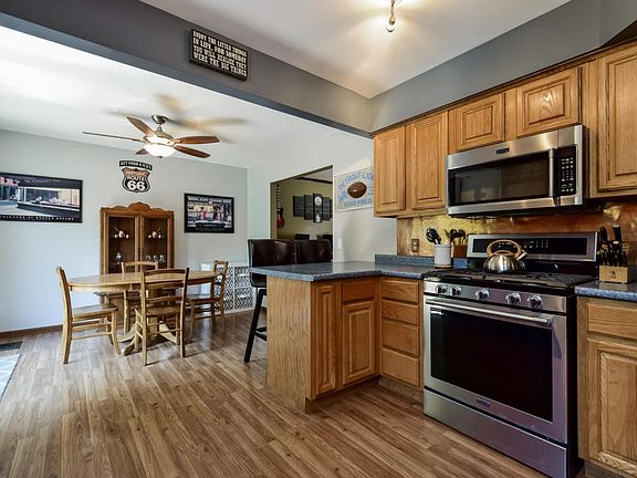 5th image of 481 Holes Ave