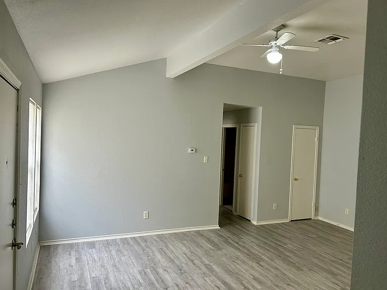 12212 Maverick Bluff St — Photo 4
