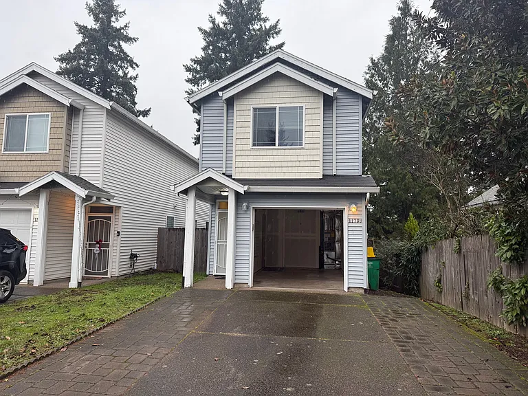 11739 SE Yamhill St — Photo 3