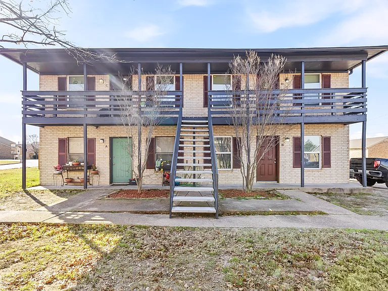 1005 Summer Court Cir #D — Photo 2
