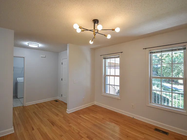 190 Winchester Rd — Photo 9