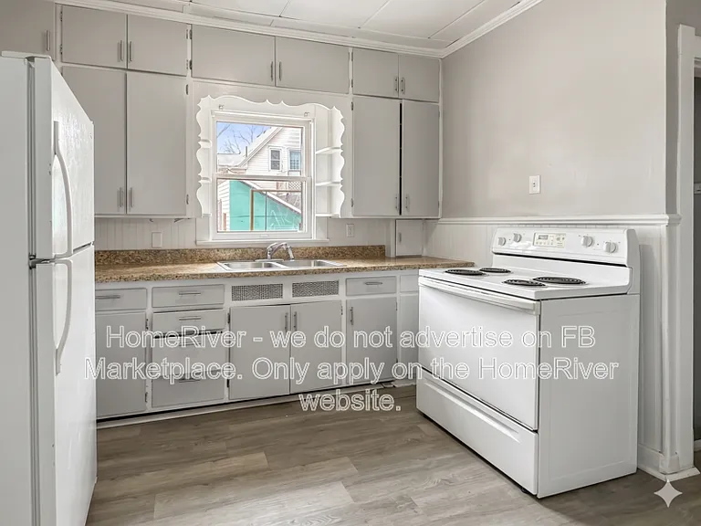 1014 Berdan Ave — Photo 2
