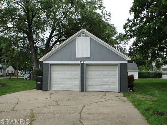 2nd image of 5464 36th Ave