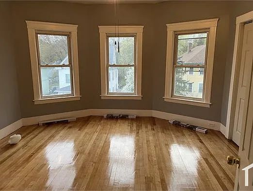 322 Lovell St — Photo 4