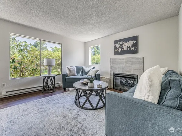 4411 216th Street SW #B, Mountlake Terrace, WA 98043