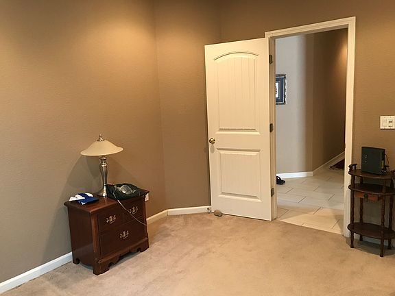 5th image of 2548 Cambridge Dr