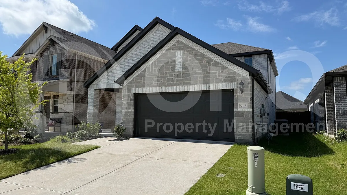 4 bed, 3.0 bath, 1981 sqft, $2,350 — Photo 2