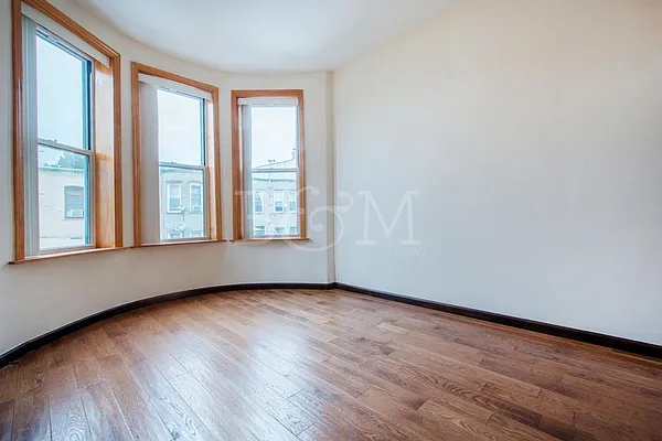 Rented by Brick&Mortar | media 12