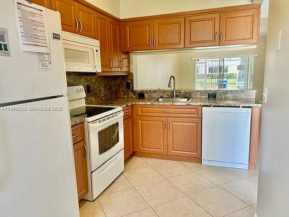 5th image of 16648 Hemingway Dr