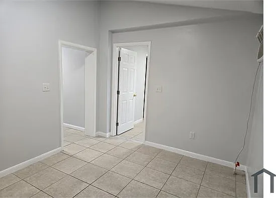 801 Washington St #B — Photo 2