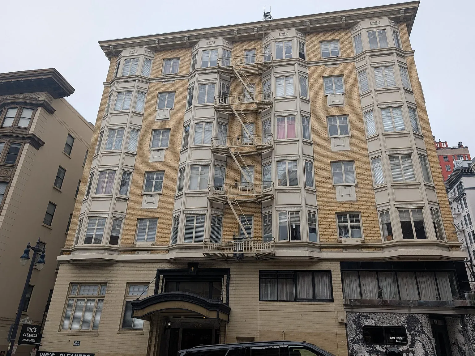 The Langham Apartments — Photo 2