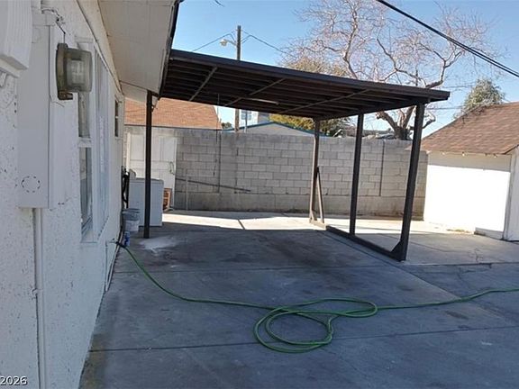 3rd image of 1316 Lawry Ave