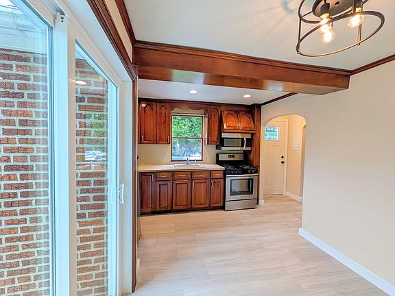 3rd image of 159 Taylor Ave
