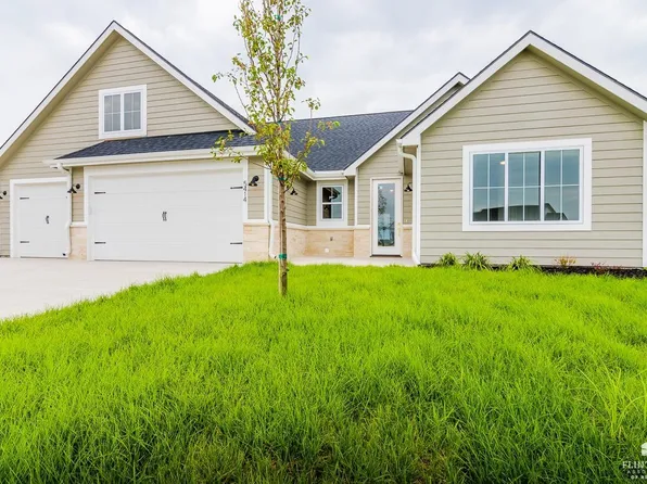 5414 Nicklaus Cir, Manhattan, KS 66503
