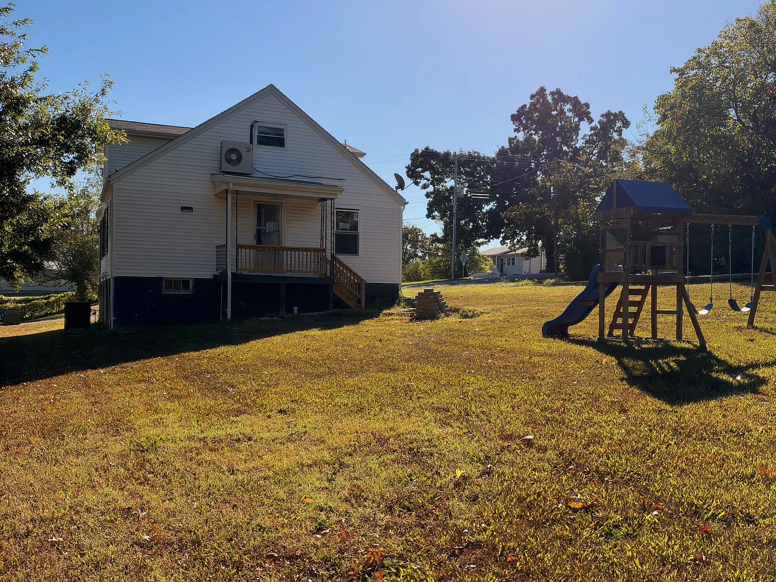 1400 Easton St — Photo 4