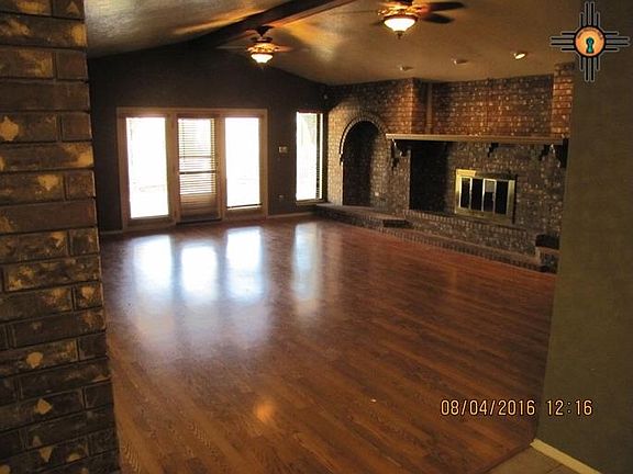 2nd image of 206 E Jemez St