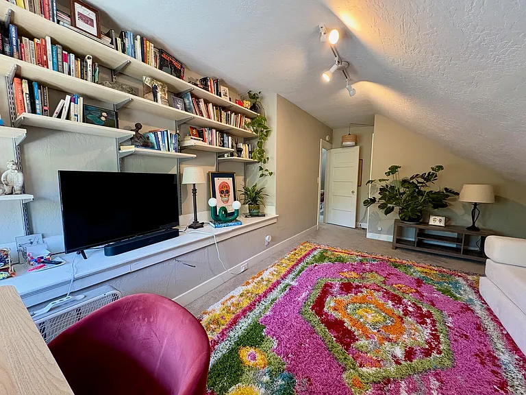Bedroom, entertainment room or office with large closet. 2nd Floor