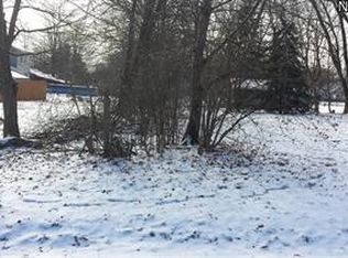 1802 Oakes Dr, Akron, OH 44312