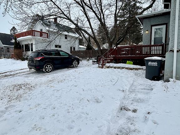2nd image of 1001 N 13th Ave E