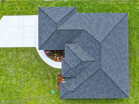 5th image of 10302 Tam Oshanter Blvd