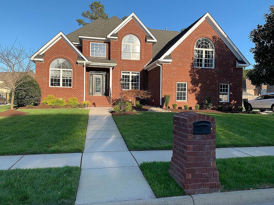 2nd image of 840 Redleafe Cir