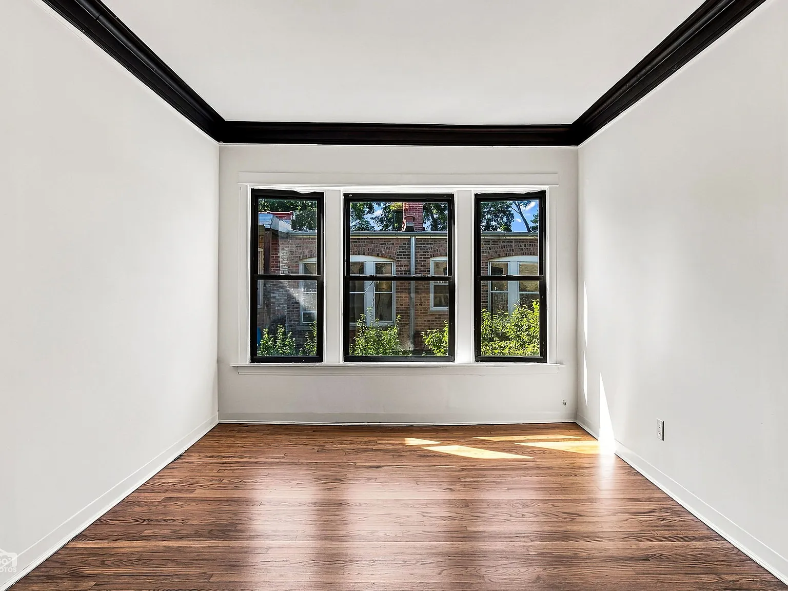 3 bed, 1401 sqft, $3,750 — Photo 4