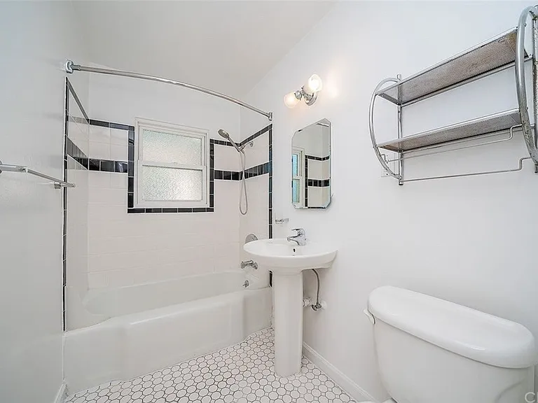 102 Lime Ave #9 — Photo 11