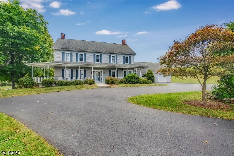4 bed, 4.0 bath, $3,600 — Photo 2