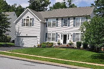 1st image of 427 Crestwood Ln