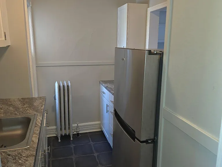 21 N Ferry St — Photo 4