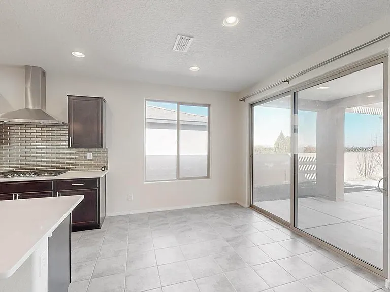 6405 Kings Canyon Cv NE — Photo 24