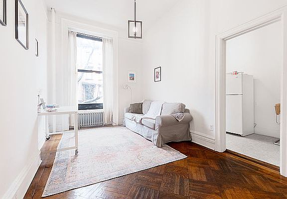 2nd image of 145 Amity St APT 3