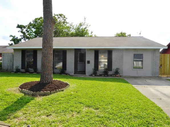 12902 Southspring Dr, Houston, TX 77047