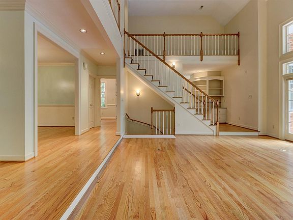 4th image of 3335 Dorchester Ct