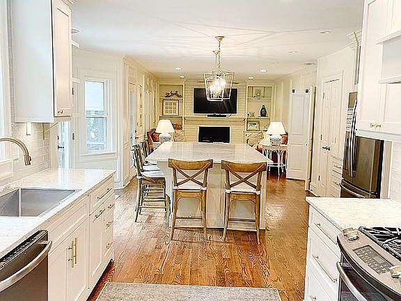 5th image of 5214 Fox Hill Dr